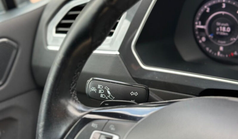 Volkswagen Tiguan 2.0 TDI SCR 4MOTION (BlueMotion Techn.) DSG Sound full