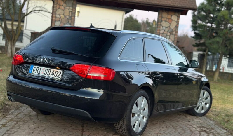 Audi A4 Avant full